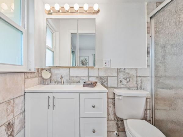 Discover a Great Retreat in Cape Coral - 3 Bedroom Home with Private Pool